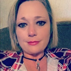 Meet your Posher, Holly